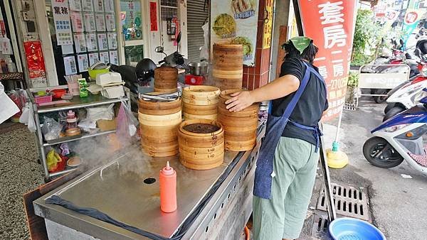 【台中美食】老鋪子湯包-比一般還要大一倍以上的巨無霸湯包！