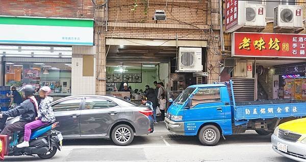 【基隆美食】乾麵綜合湯-沒有店名沒有招牌，路過不會發現的小吃店