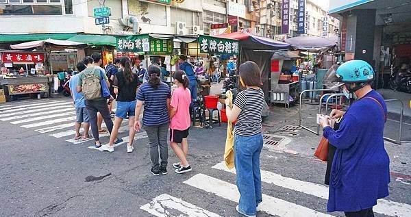 【高雄美食】老牌白糖粿-50年老字號超人氣排隊路邊攤美食