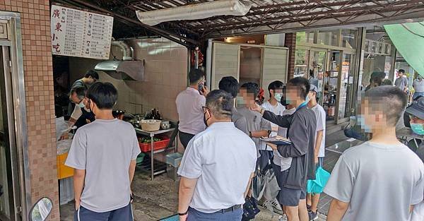 【台北美食】廣東小吃-還沒用餐時間就塞滿建中學生的爆人氣美食店家