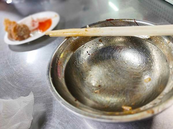 【台北美食】矮仔財滷肉飯-無時無刻都至少要排40分鐘以上的爆誇張魯肉飯名店