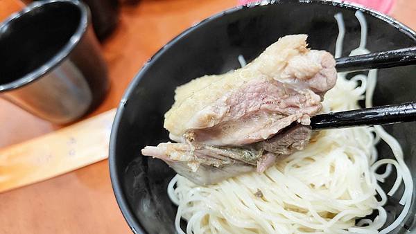 【桃園美食】台灣番鴨牧場-麻油麵線、雞油拌飯免費吃到飽，CP值爆表的餐廳