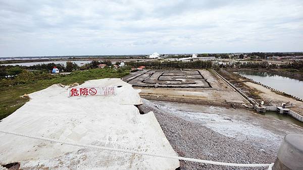 台南親子一日遊-北門遊客中心、七股鹽山、龍海號與蚵仔吃到飽、和明織品文化館