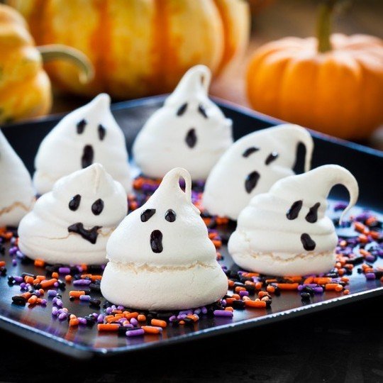 14-Halloween_Ghost_Meringue_Cookies-2-550x550_rect540.jpg