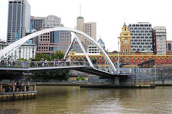 Southbank望向Flinders Street Station