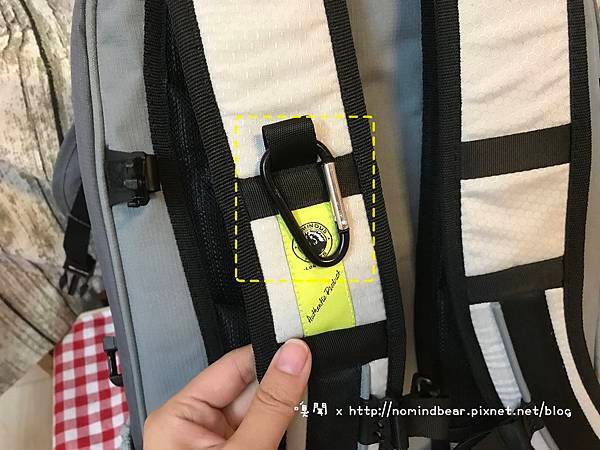 英國獅王旅行防盜背包