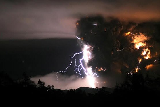 volcano-thunder-03.jpg