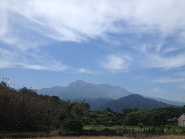 八煙-遠山含笑