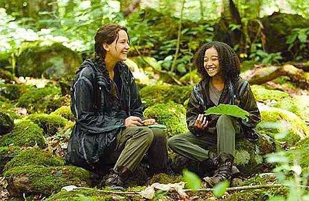 Katniss-and-Rue-The-Hunger-Games.jpg