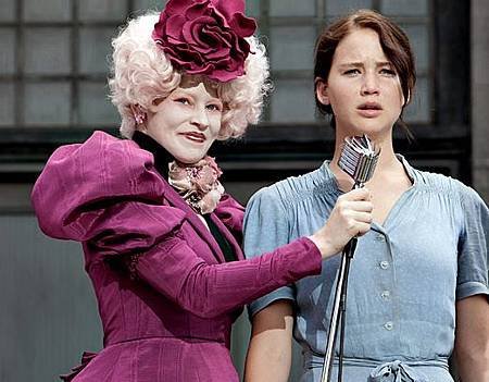 The-Hunger-Games-Effie-and-Katniss.jpg