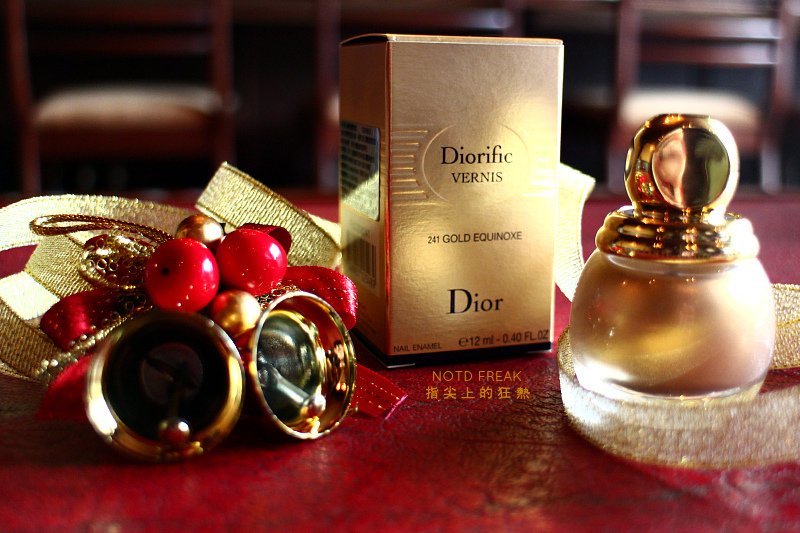 02-dior-xmas241gold-01