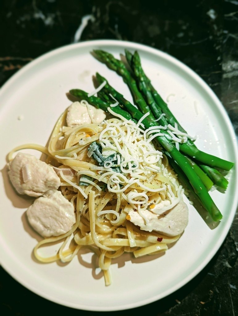 食譜分享 奶油鼠尾草雞肉義大利麵