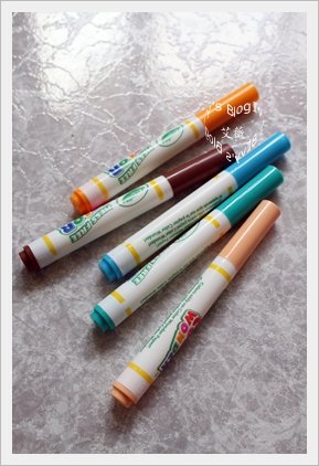 Crayola Mess-Free 神奇畫冊_4.JPG