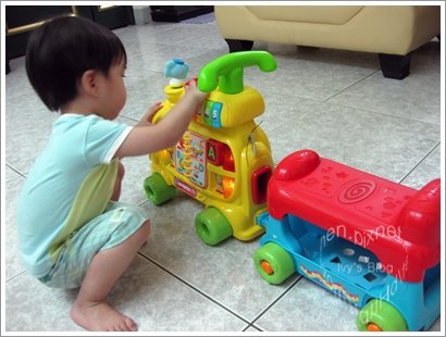 VTECH_智慧積木車15.JPG