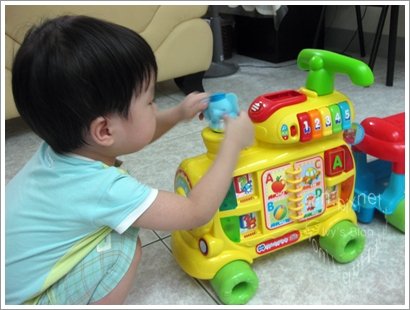 VTECH_智慧積木車16.JPG