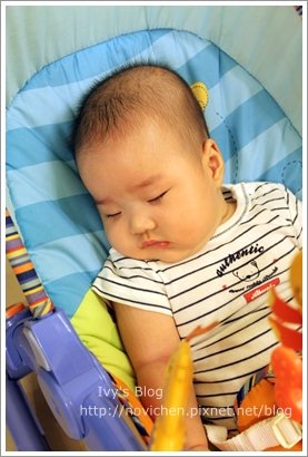 20110916[4M2D] 在躺椅上睡著_2.JPG