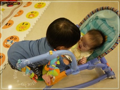 20111120[宇3Y3M29D&amp;安6M6D] 兄弟倆_1.JPG