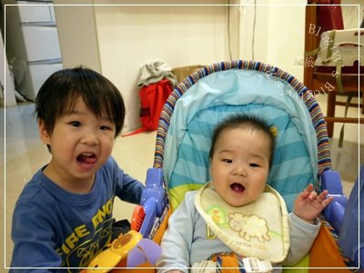 20111120[宇3Y3M29D&amp;安6M6D] 兄弟倆_5.JPG