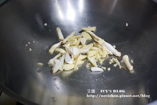 香蒜鯷魚義大利麵_6.JPG