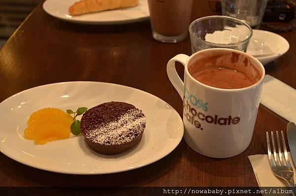 19下午茶meiji chocolate cafe.JPG