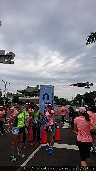 08MIZUNO LADY%5Cs RUNNING.JPG