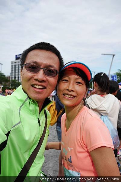 15MIZUNO LADY%5Cs RUNNING.JPG