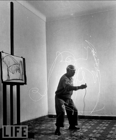 picasso-light-drawing-2.jpg