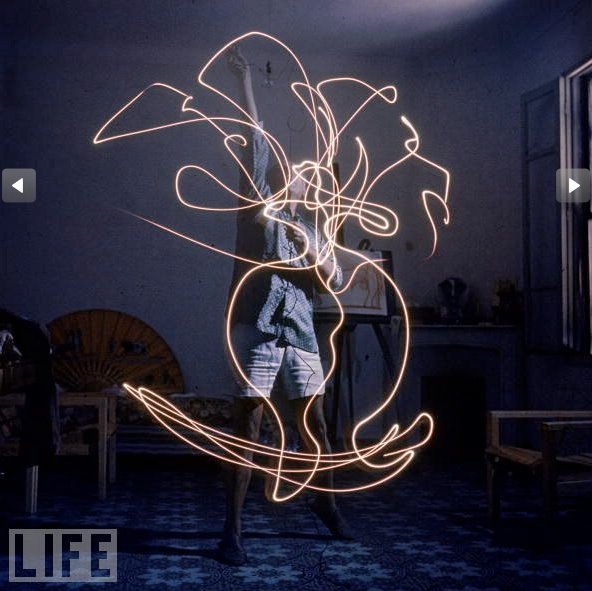 picasso-light-drawing-3.jpg