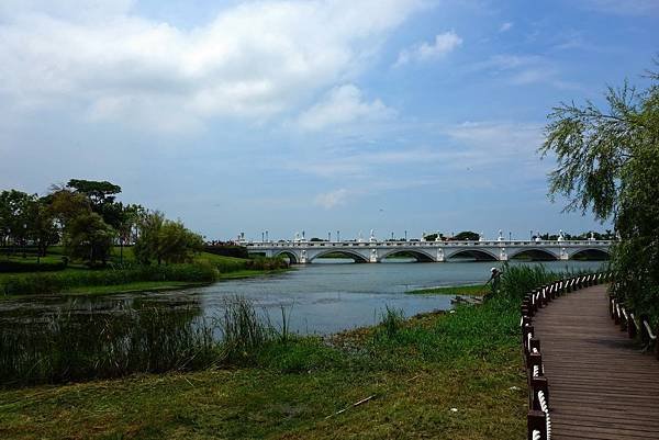 繆思湖與奧林帕斯橋.JPG