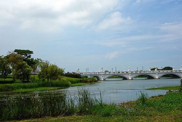 繆思湖與奧林帕斯橋2.JPG