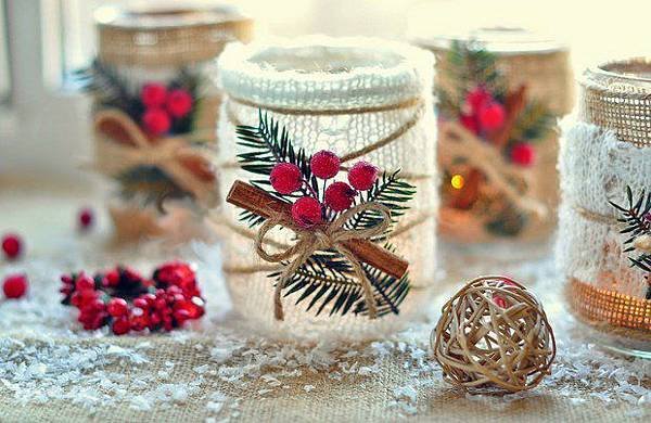 glass-jar-christmas-diy-crafts-cranberries-cinnamon-upcycled-creative-decoration-ideas.jpg