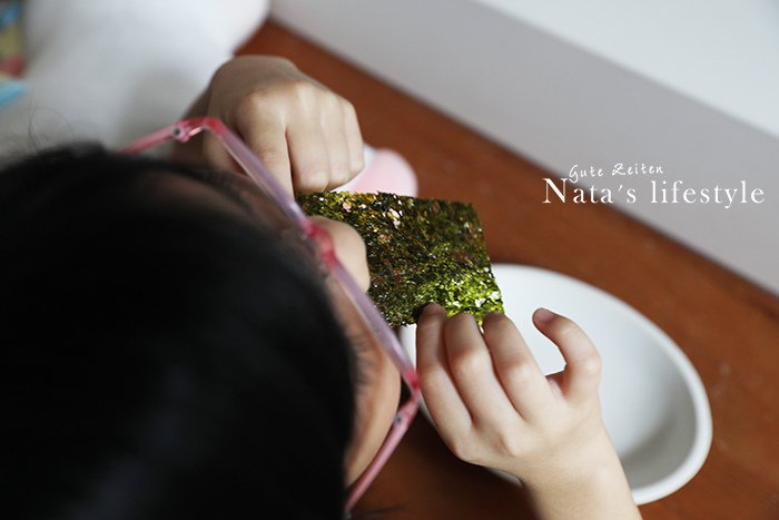 日本蒟蒻飯蒟蒻麵、鮪魚棒、番茄汁、韓國有調味海苔等日韓減醣食