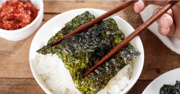 日本蒟蒻飯蒟蒻麵、鮪魚棒、番茄汁、韓國有調味海苔等日韓減醣食