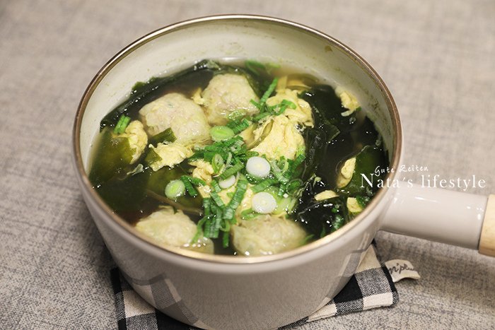 日本蒟蒻飯蒟蒻麵、鮪魚棒、番茄汁、韓國有調味海苔等日韓減醣食