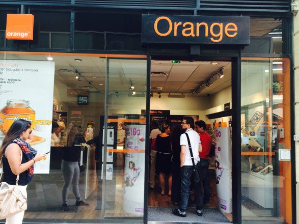 orange-mobile-store.jpg