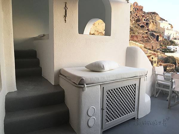 Oia-Mara-villas-honeymoon-suite-蜜月套房-hottub-.jpg