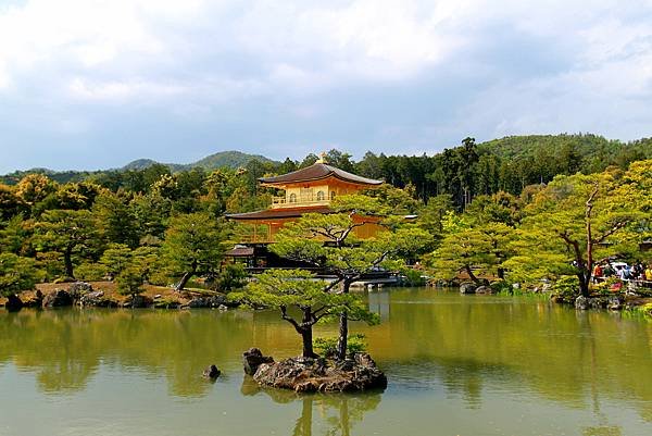 鹿苑金閣寺-18.JPG