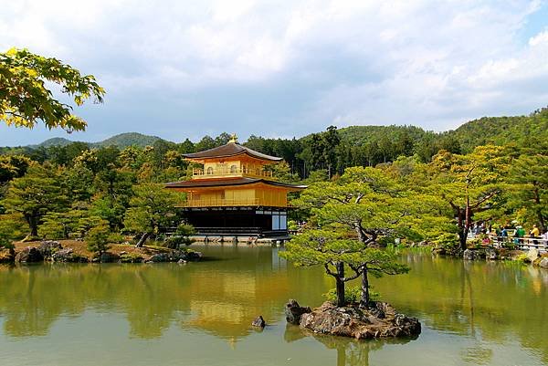 鹿苑金閣寺-17.JPG