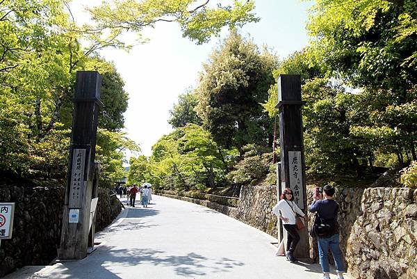 鹿苑金閣寺-45.JPG