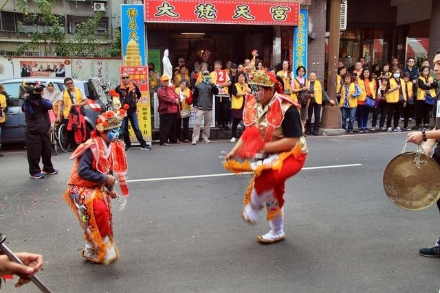 台中萬春宮會香-18.JPG - 竹塹真后媽祖會戊戌年南巡刈火參香-臺中萬春宮會香刈火