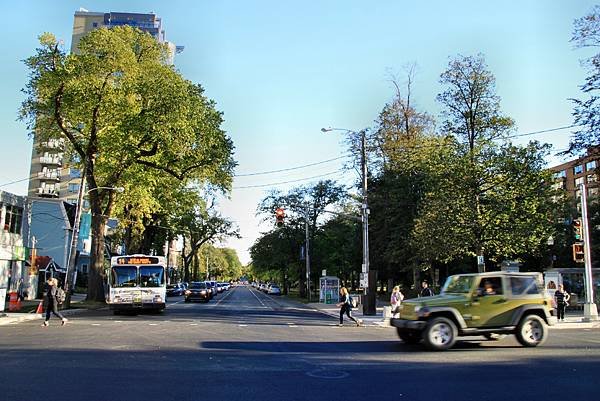 哈利法克斯街景-1.JPG