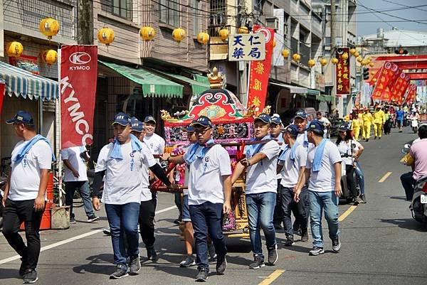 各廟宇神轎前往海邊-1.JPG