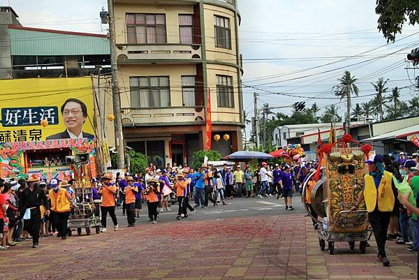 金茄萣港共心堂家將拜廟.JPG