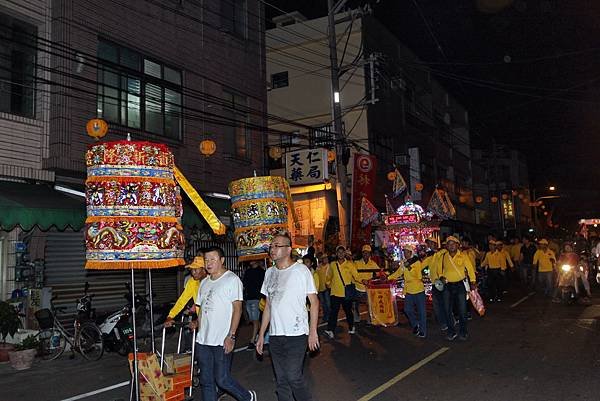 各廟宇神轎前往海送駕-8.JPG