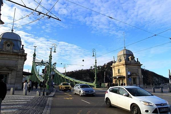 布達佩斯自由橋-1.JPG