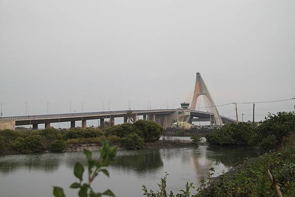 東港地標美麗的鵬灣大橋-1