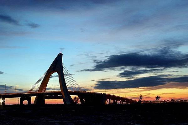 夕陽下之鵬灣橋-8.jpg