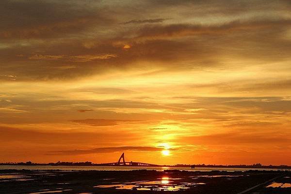 夕陽下之鵬灣橋-7.jpg