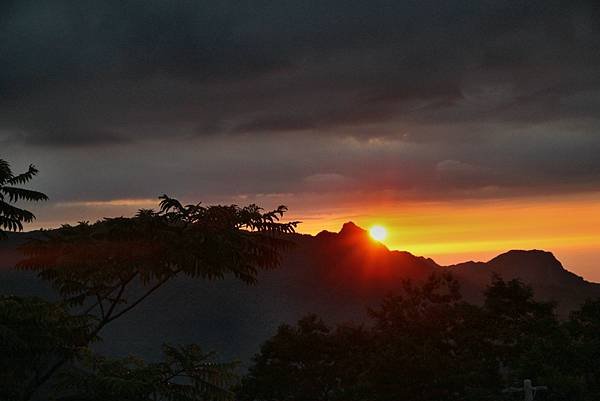 雪霧鬧夕陽-7.JPG