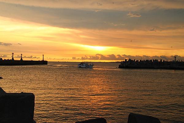 東港漁港港口夕陽-6.JPG